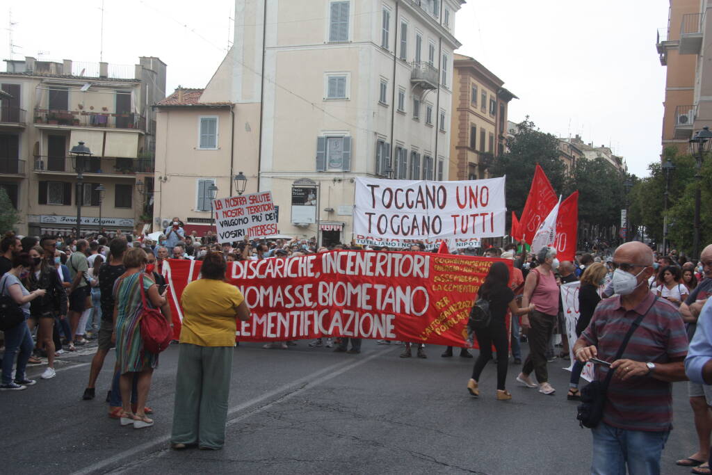 manifestazione albano 16