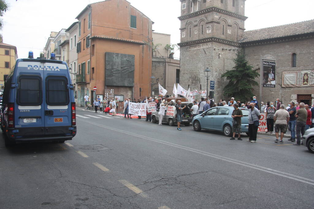 manifestazione albano 4