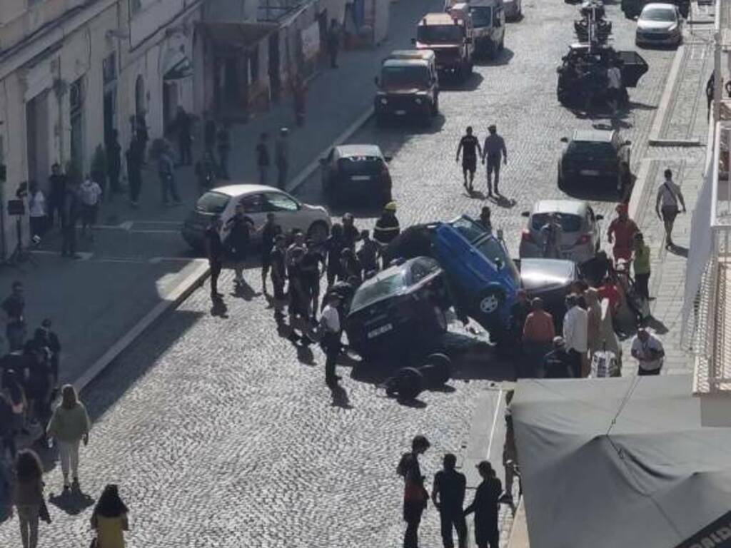 Genzano, tanti i curiosi in centro per il set di Fast & Furious