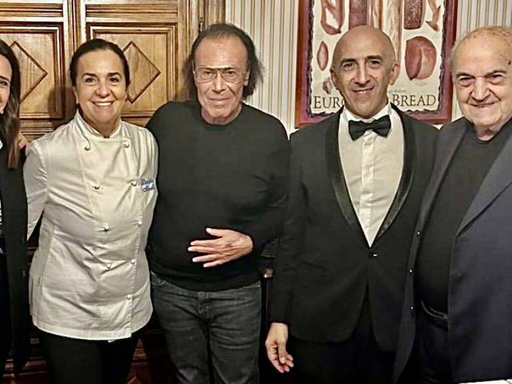 Antonello Venditti con la famiglia Morelli