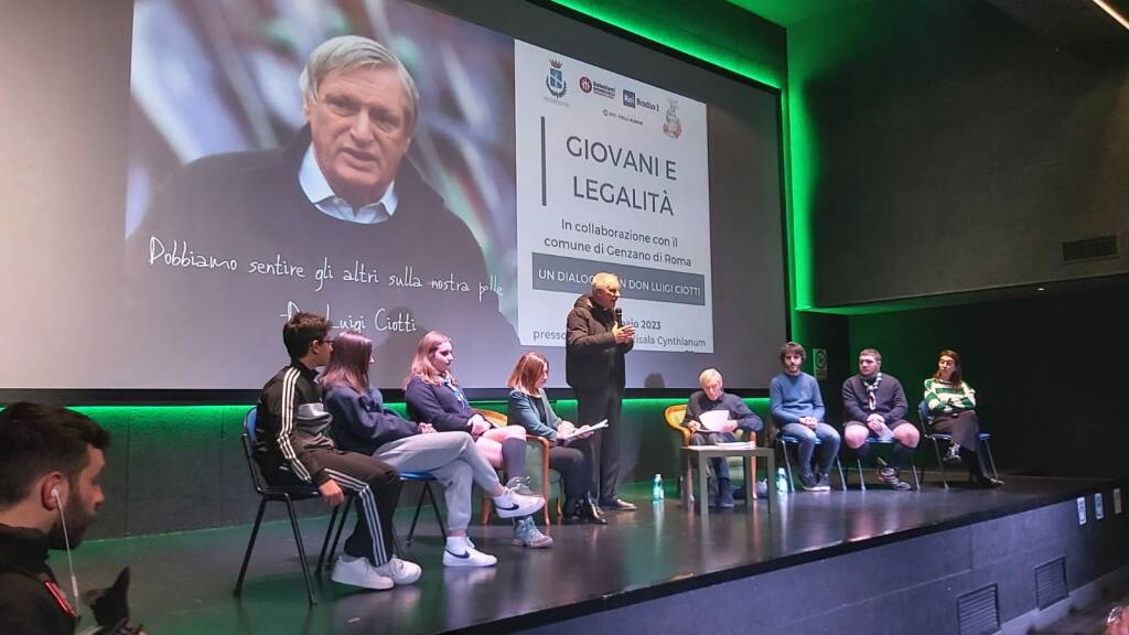 Don Luigi Ciotti accolto da un Cynthianum gremito (FOTO)