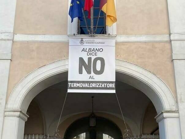 albano striscione no termovalorizzatore