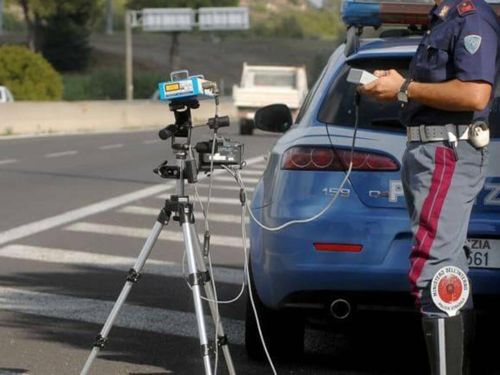 Viale Tiziano: controlli Polizia Locale autovelox postazione fissa