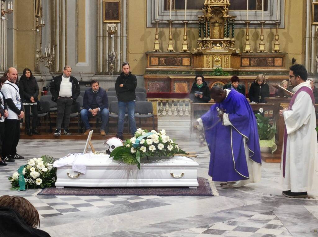 GENZANO - I funerali del 30enne Giordano Funari