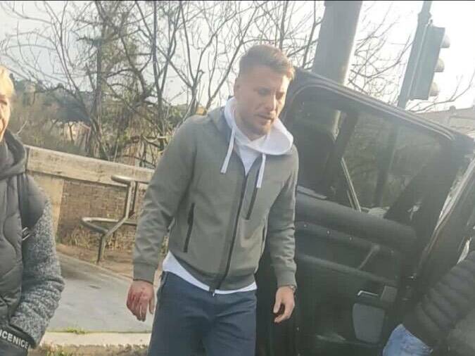 Ciro Immobile in ospedale dopo l incidente con un tram a Roma