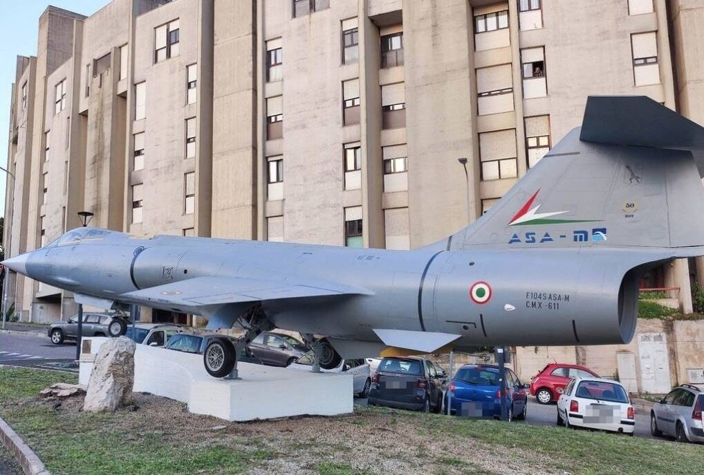 Velletri l aereo militare tornato a far bella mostra di s nell