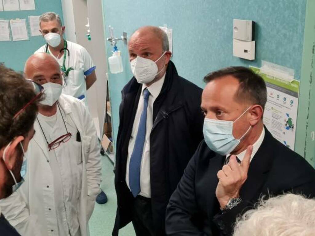 Ospedale di Velletri, il Ministro della Salute in visita ai reparti (FOTO)