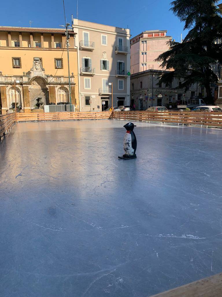 FRASCATI - Il Villaggio Natalizio tra luminarie, mercatino e pista di ghiaccio