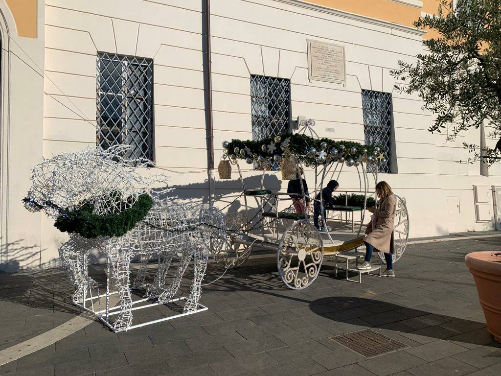 FRASCATI - Il Villaggio Natalizio tra luminarie, mercatino e pista di ghiaccio