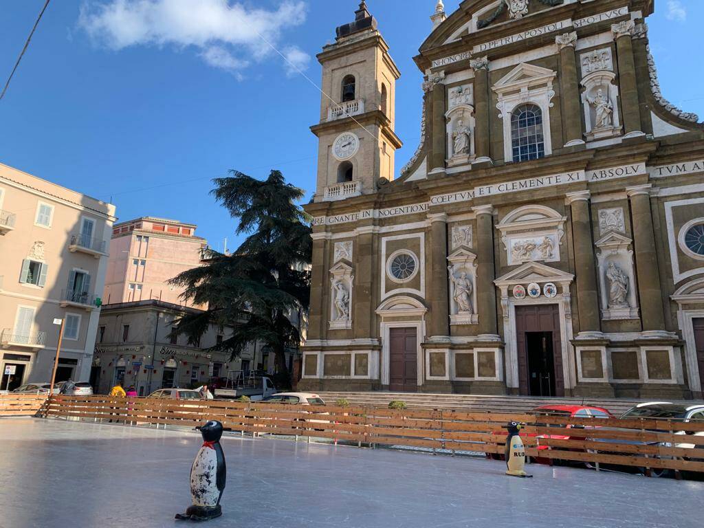 FRASCATI - Il Villaggio Natalizio tra luminarie, mercatino e pista di ghiaccio