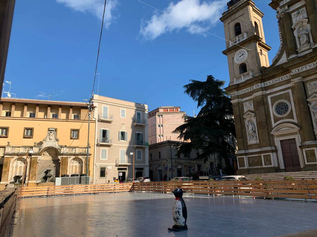 FRASCATI - Il Villaggio Natalizio tra luminarie, mercatino e pista di ghiaccio