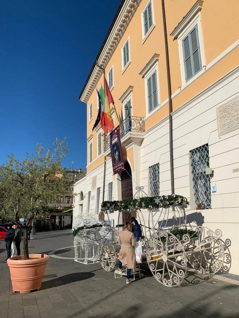 FRASCATI - Il Villaggio Natalizio tra luminarie, mercatino e pista di ghiaccio