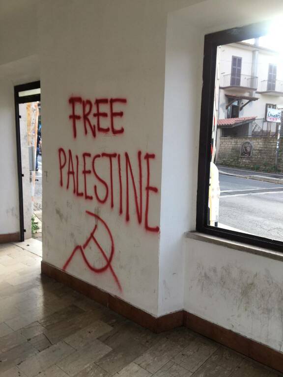 scritte pro palestina cecchina 