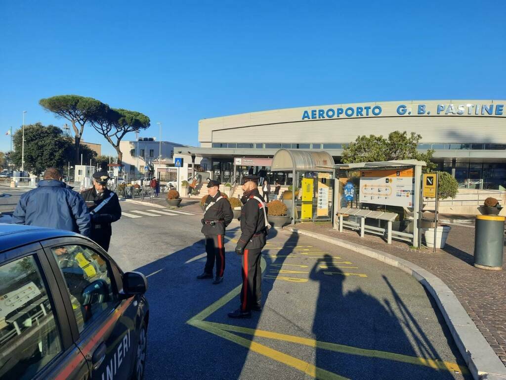 aeroporto pastine carabinieri