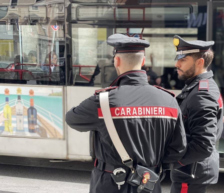 Roma, Carabinieri arrestano 7 persone per borseggi e scippi (FOTO)