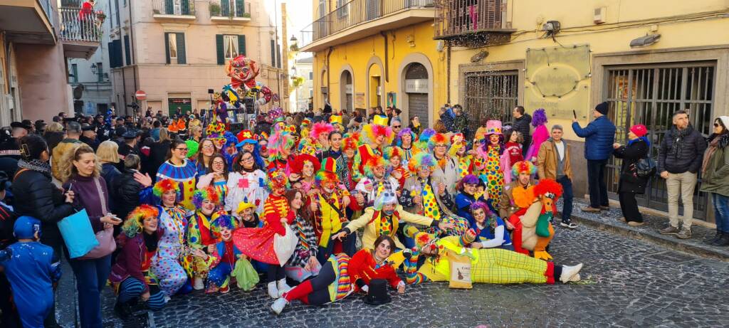 Velletri si colora col Carnevale - Le FOTO della sfilata del 28 gennaio 2024