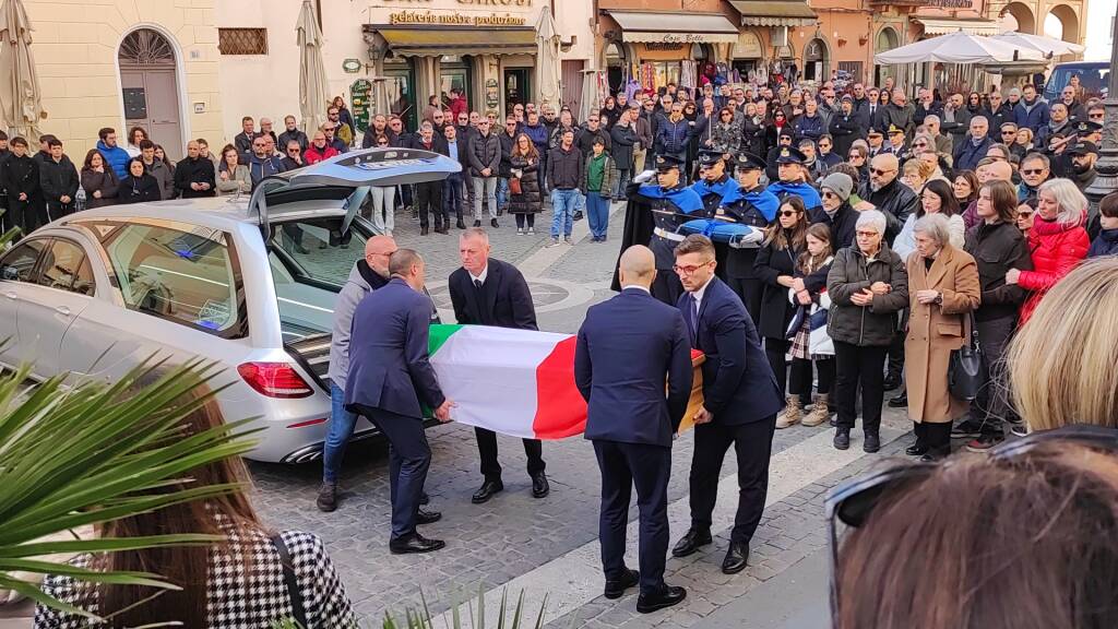 A Castel Gandolfo celebrati i funerali di Fabrizio Pellegrini (FOTO)