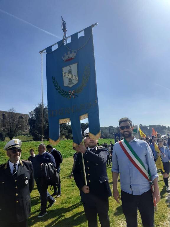 Genzano corteo libera roma