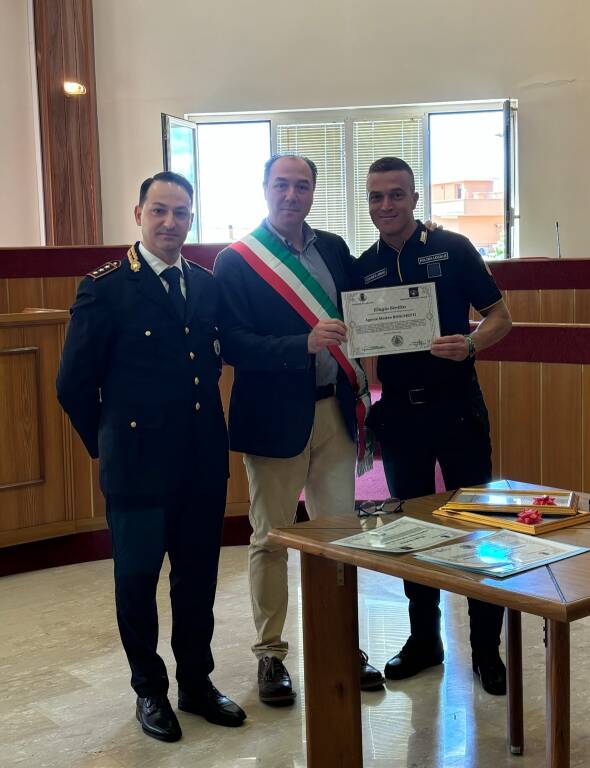 note di merito polizia locale lariano 