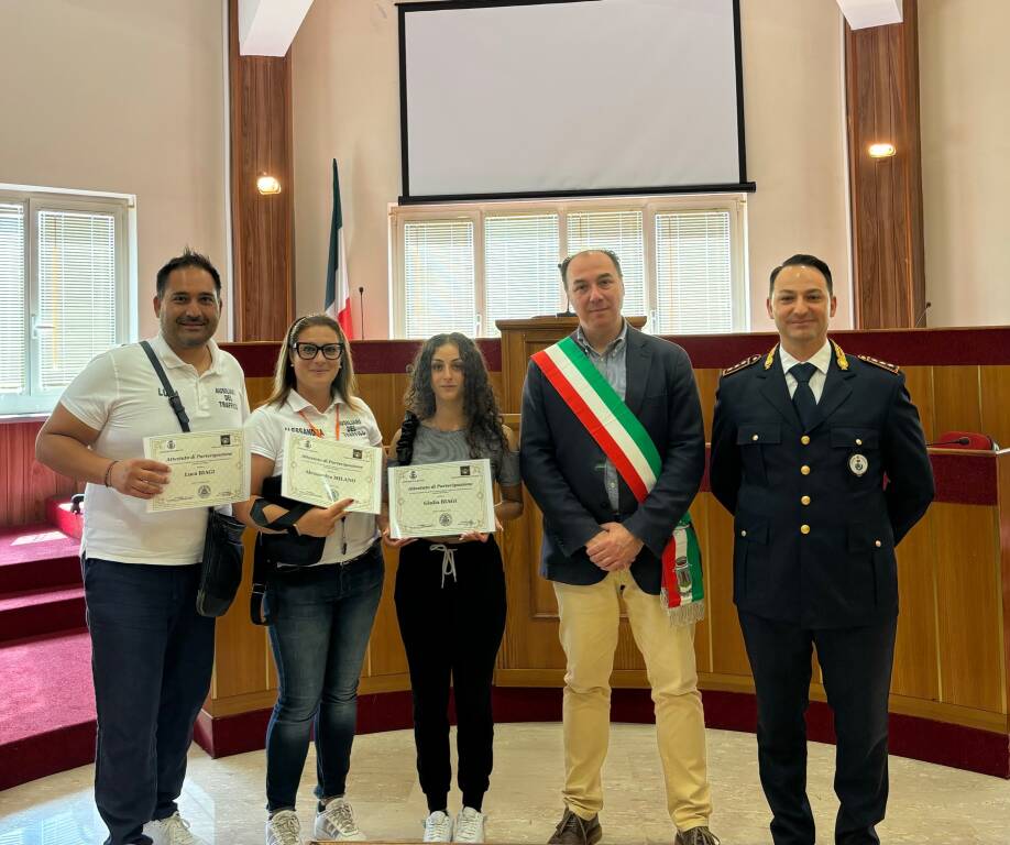 note di merito polizia locale lariano 