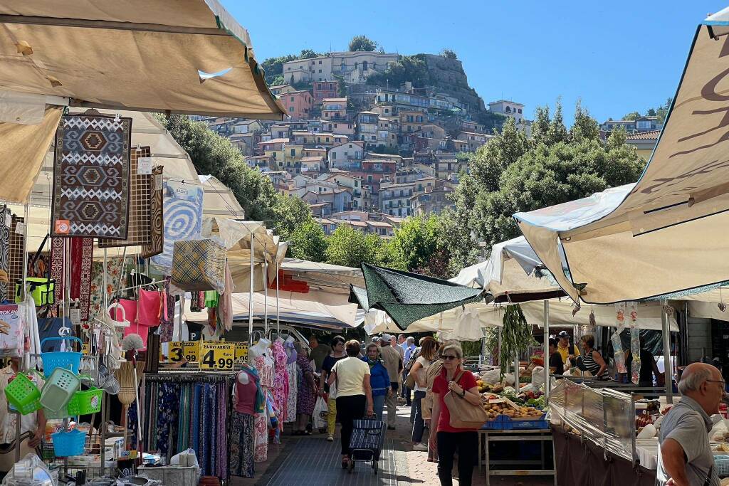 Mercato rocca di papa