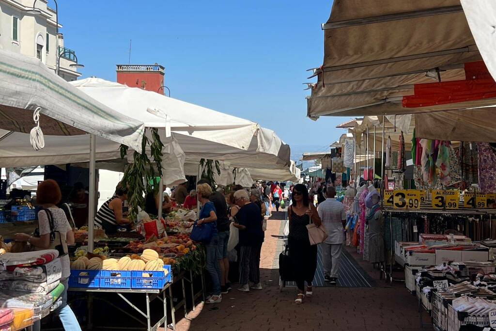 Mercato rocca di papa