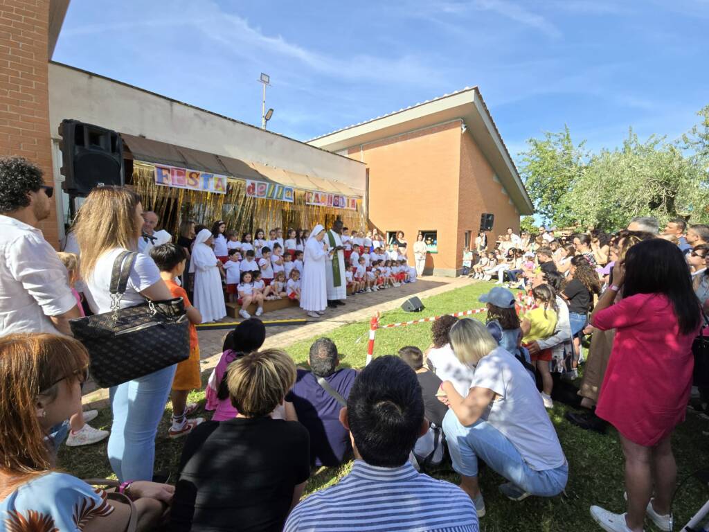 VELLETRI - La Scuola Santa Marta in festa per la festa della famiglia 