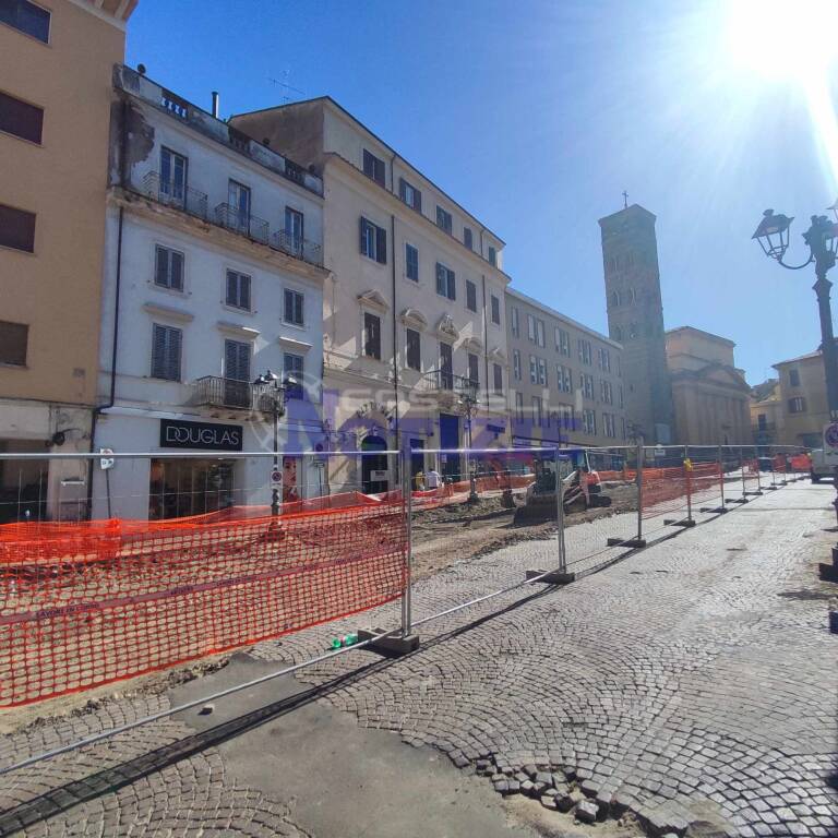 Velletri, lavori in corso a Piazza Cairoli (FOTO)