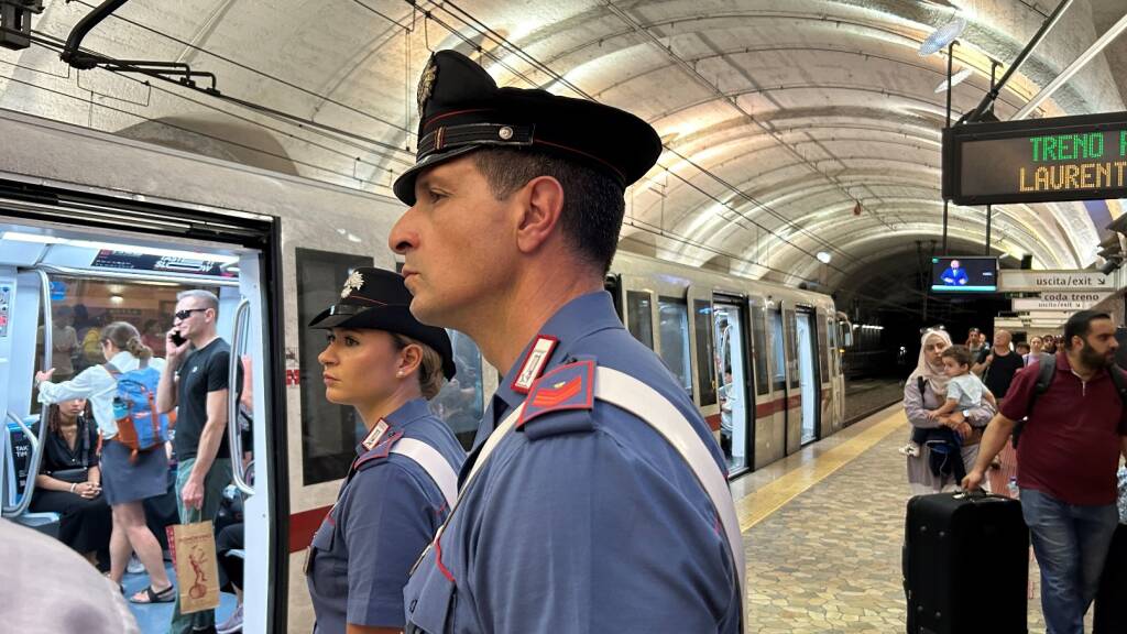 arresti borseggi carabinieri scippi roma