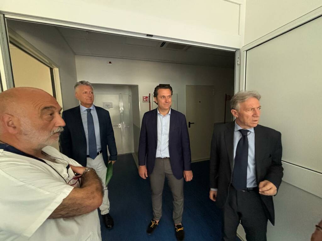 Ospedale di Velletri - Il sindaco Cascella e il direttore di ASL Roma 6 La Regina hanno svolto un sopralluogo dei lavori in corso
