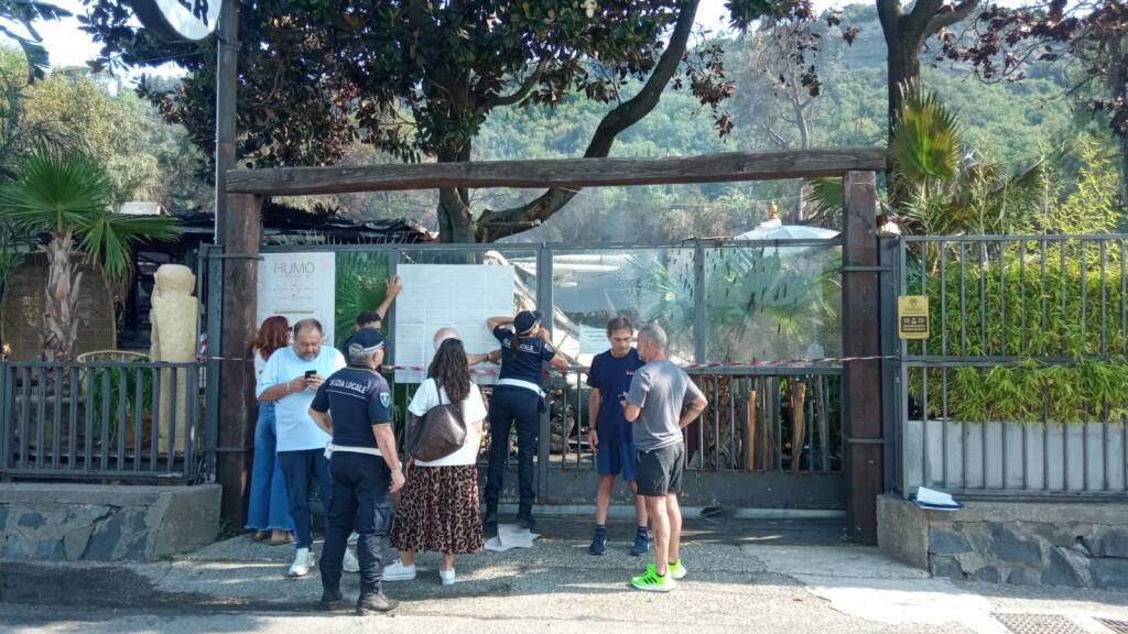 Vigili del Fuoco, Carabinieri e Polizia Locale al Wunderkammer a Castel Gandolfo per l'incendio (FOTO)