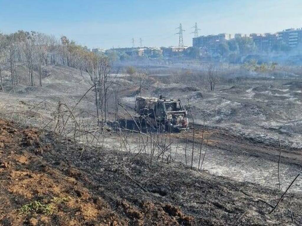 incendio Cinecittà roma 