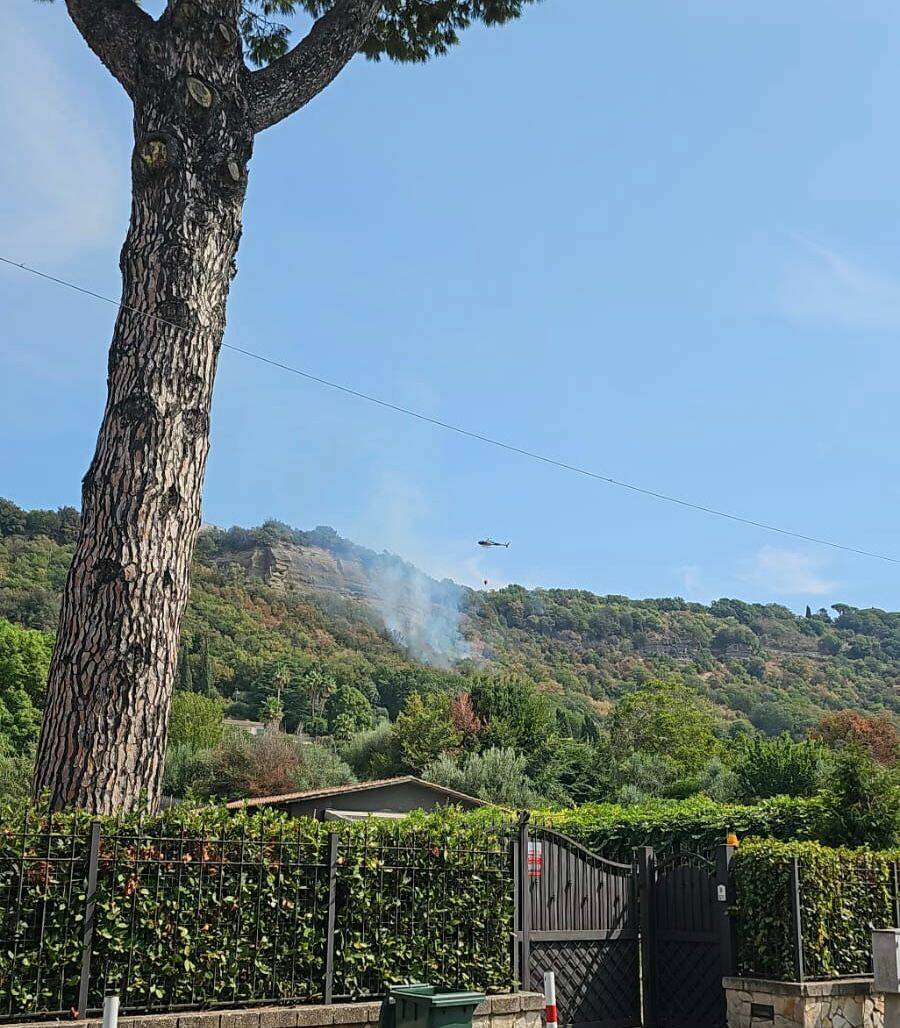 Incendio Lago Albano Castel Gandolfo