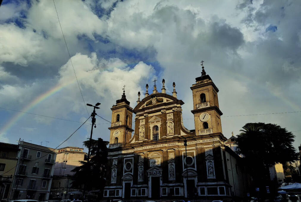 CATTEDRALE SAN PIETRO FRASCATI ARCOBALENO (FOTO STEFANO D'OFFIZI)