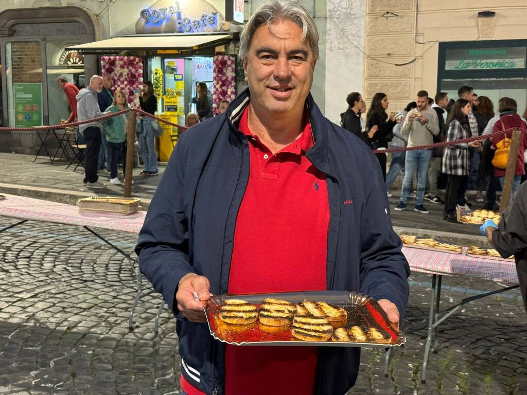 Genzano e la sua Bruschetta più lunga del Mondo, per la 36^ Festa del Pane