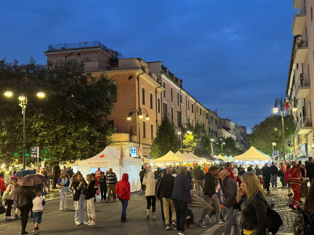 Genzano e la sua Bruschetta più lunga del Mondo, per la 36^ Festa del Pane